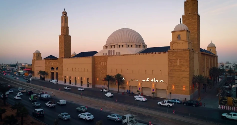 Local Flavors and Culture: Exploring Neighborhoods Near Exit 12, Riyadh